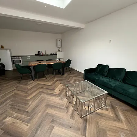 Hotel Zaanzen Retreat *