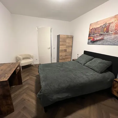 Zaanzen Retreat *
