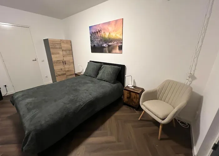 Zaanzen Retreat Hotel