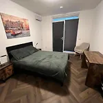 Zaanzen Retreat *