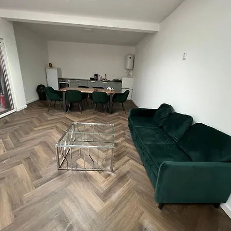 Zaanzen Retreat Hotel *