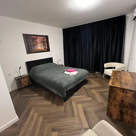 Zaanzen Retreat *