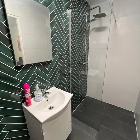 Zaanzen Retreat Hotel *